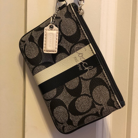 Coach wristlet - Picture 2 of 2